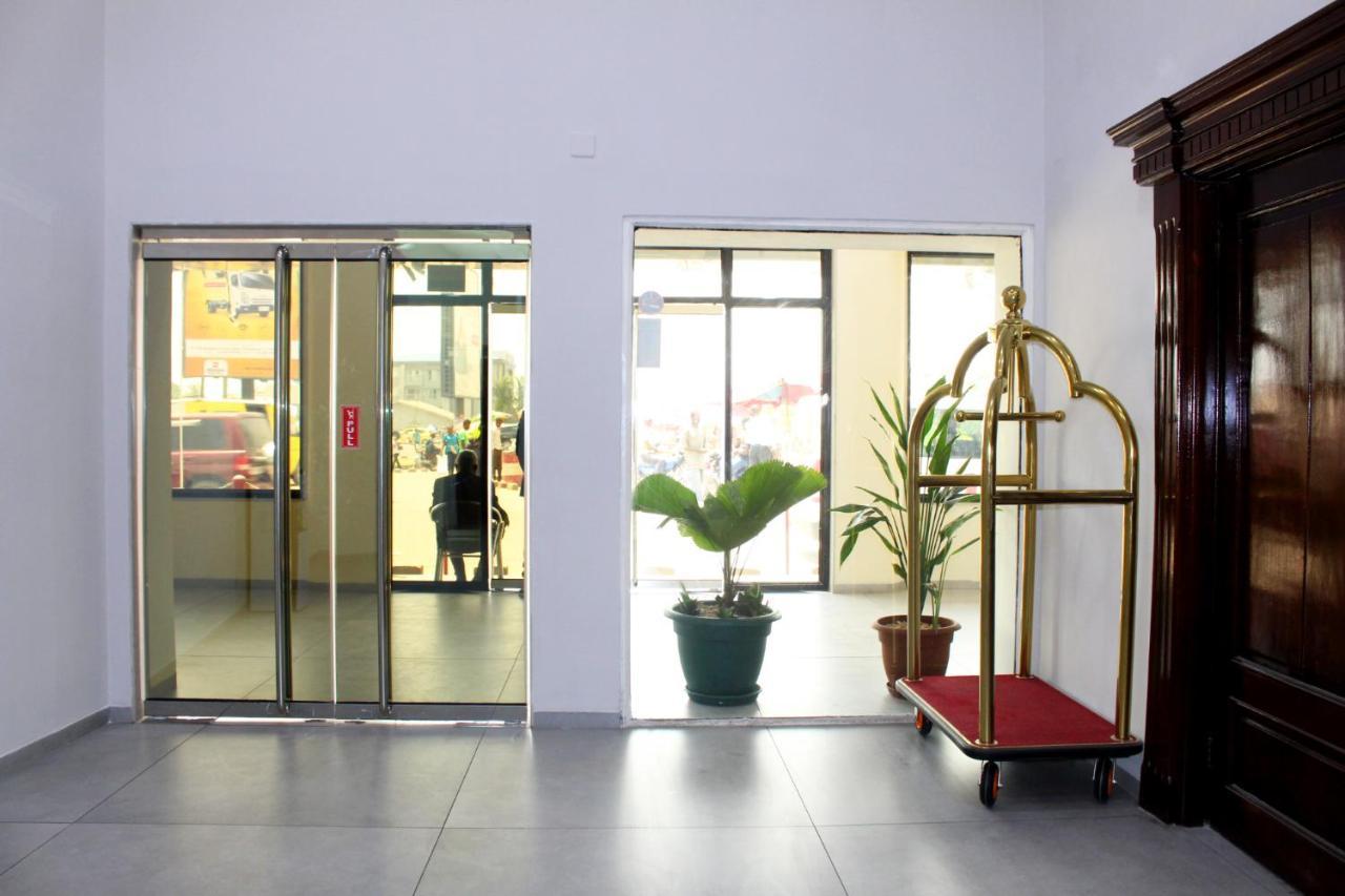Ixoras Hotel Kinshasa Exterior foto